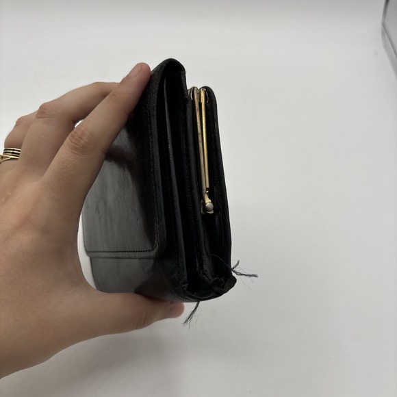 VTG Coach Black Leather Trifold Wallet Coin Purse Kiss Lock Snap Closure - Picture 2 of 15